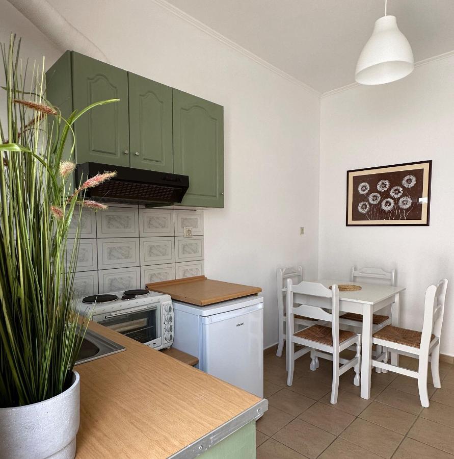 Voulas Apartments Stoúpa Rum bild